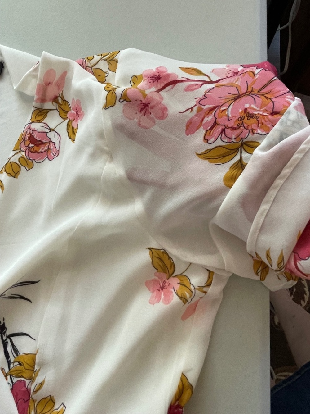 City Chic Floral Chiffon Flutter Sleeve Wrap Maxi-Dress in Pink & Cream, Size 16 - Picture 10 of 11